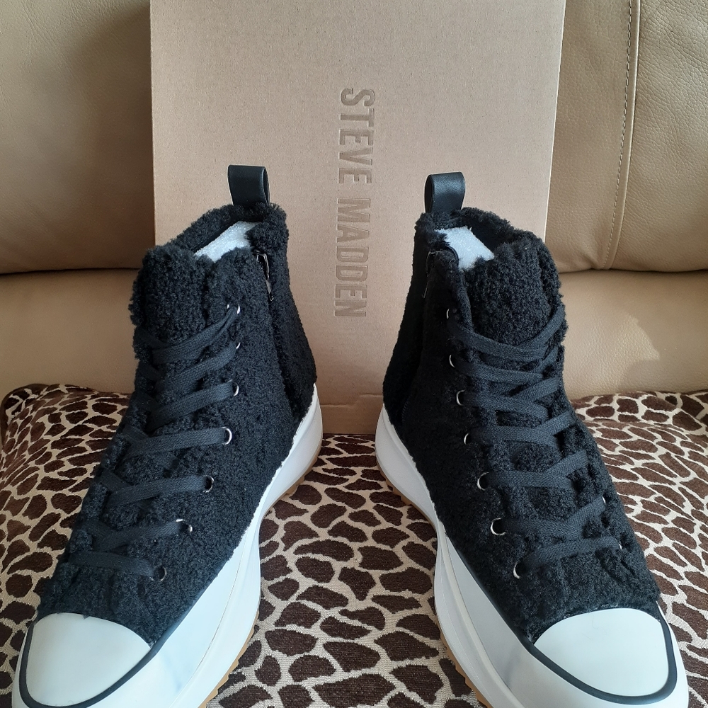 Steve Madden Sneakers